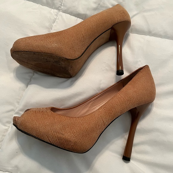 Stuart Weitzman Tan Peep Toe Heel 8M - Picture 1 of 9